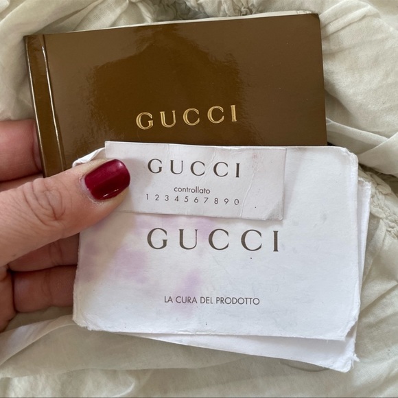 ORIGINAL GUCCI BAG! Reposhing!!ORIGINAL PRINT Good find great logos - Picture 6 of 12